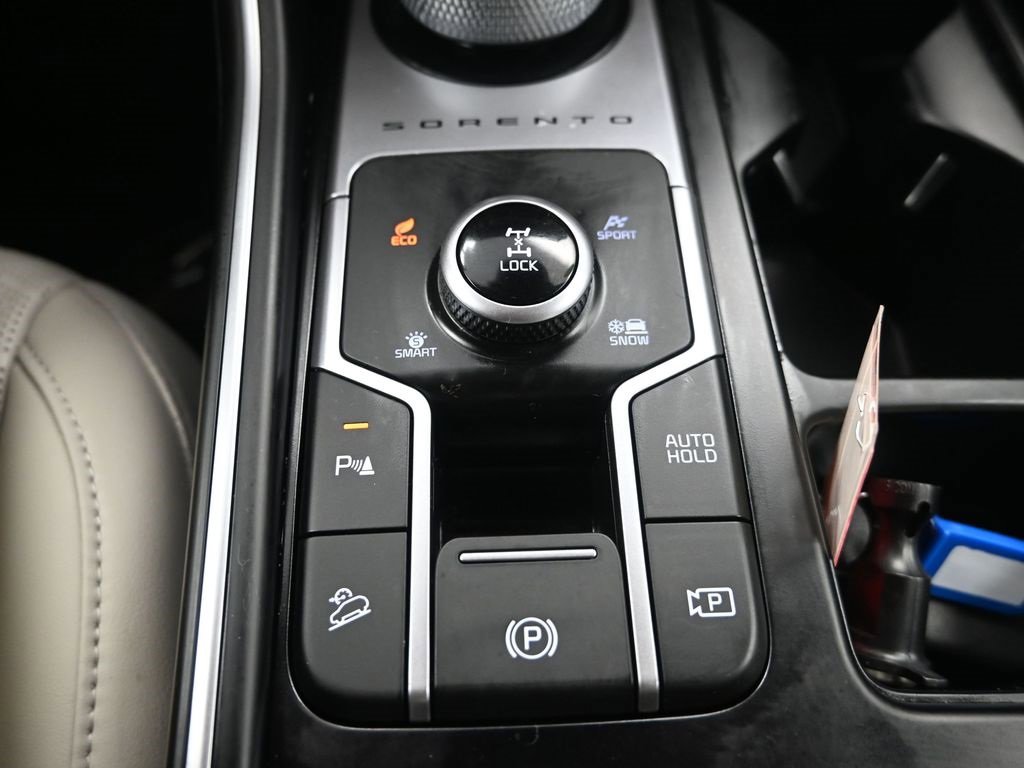 Certified 2024 Kia Sorento EX image 25