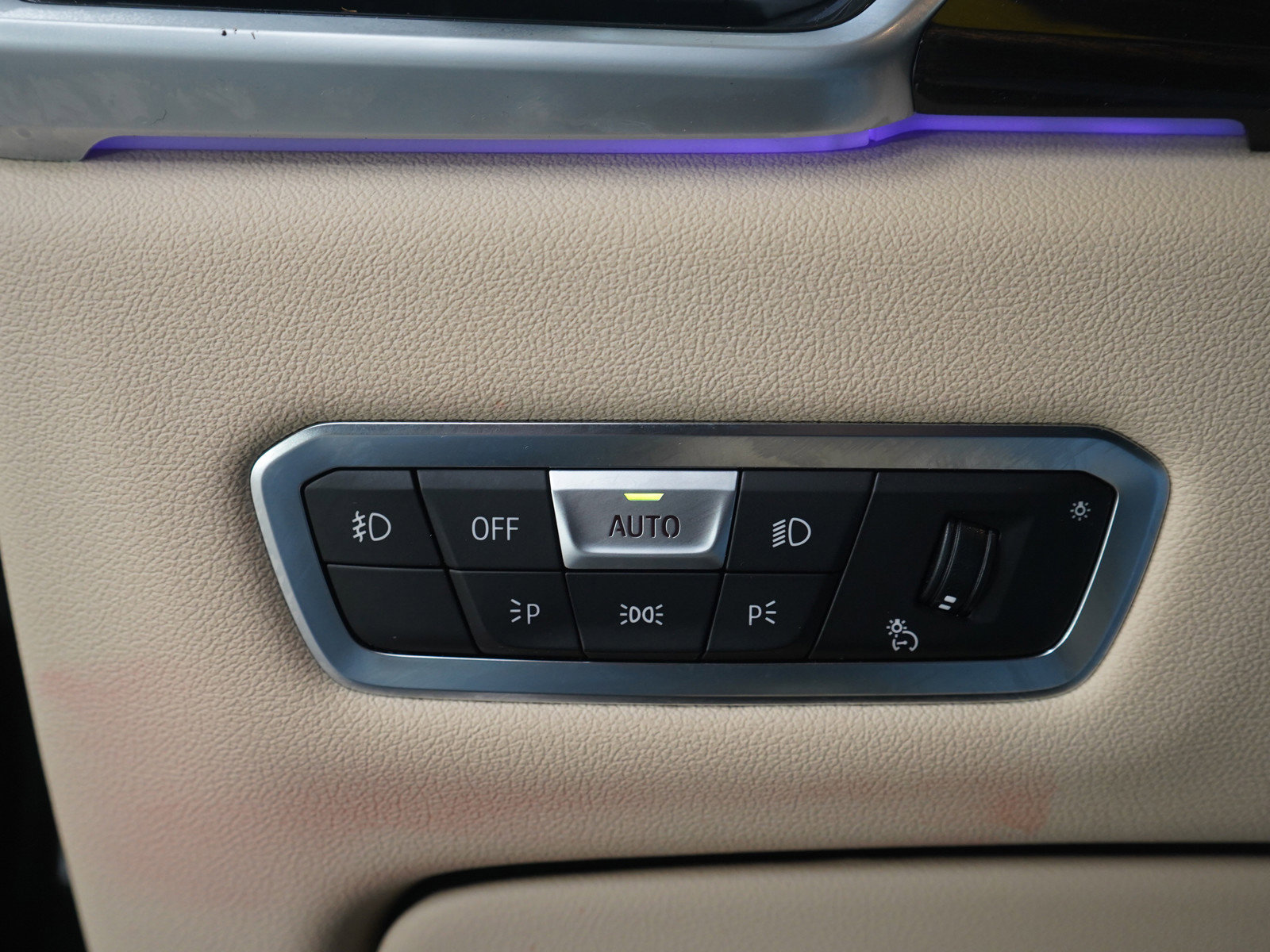 Used 2020 BMW X5 xDrive40i w/ Premium Package image 26