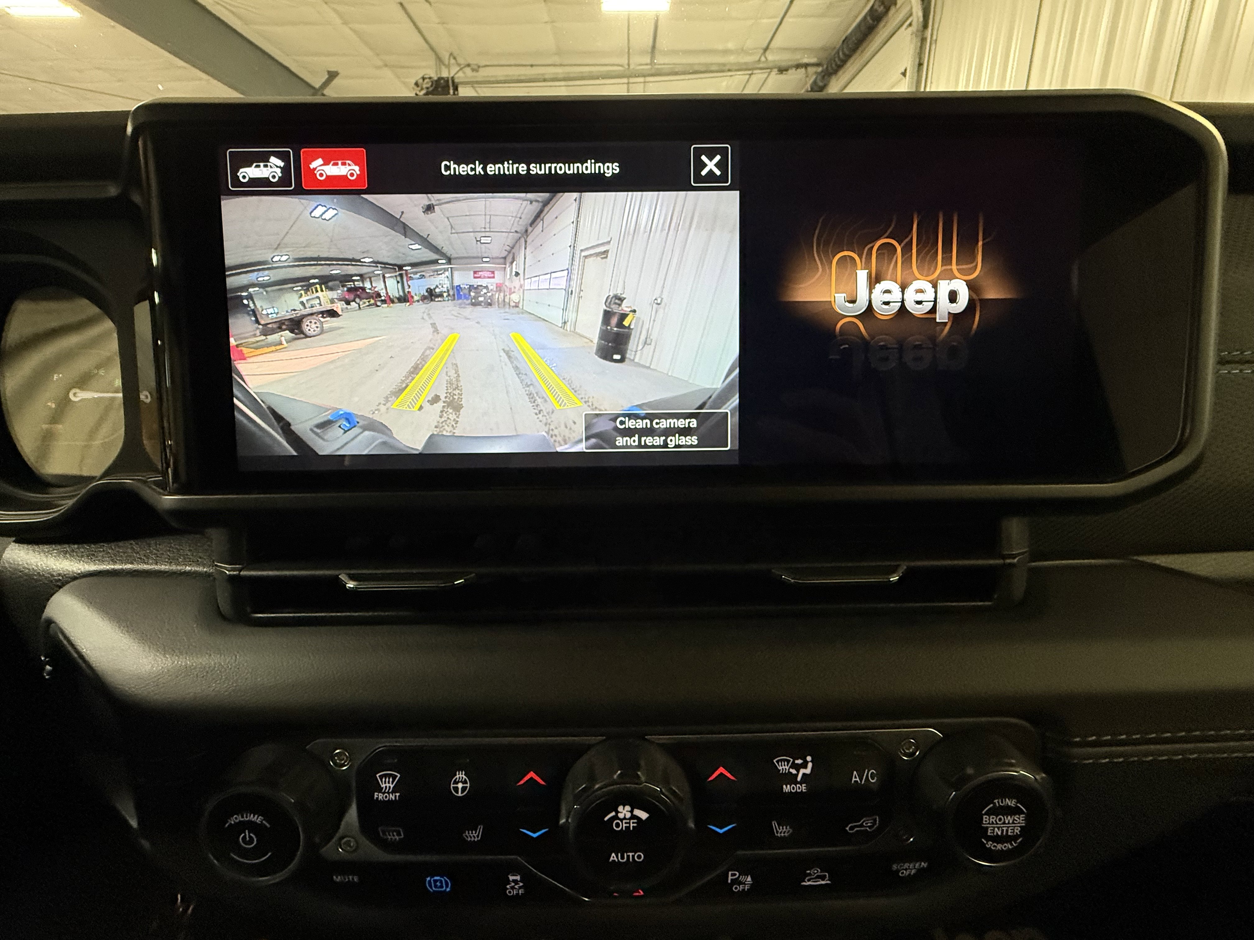 Used 2024 Jeep Wrangler Unlimited Rubicon 4xe w/ Technology Group image 37