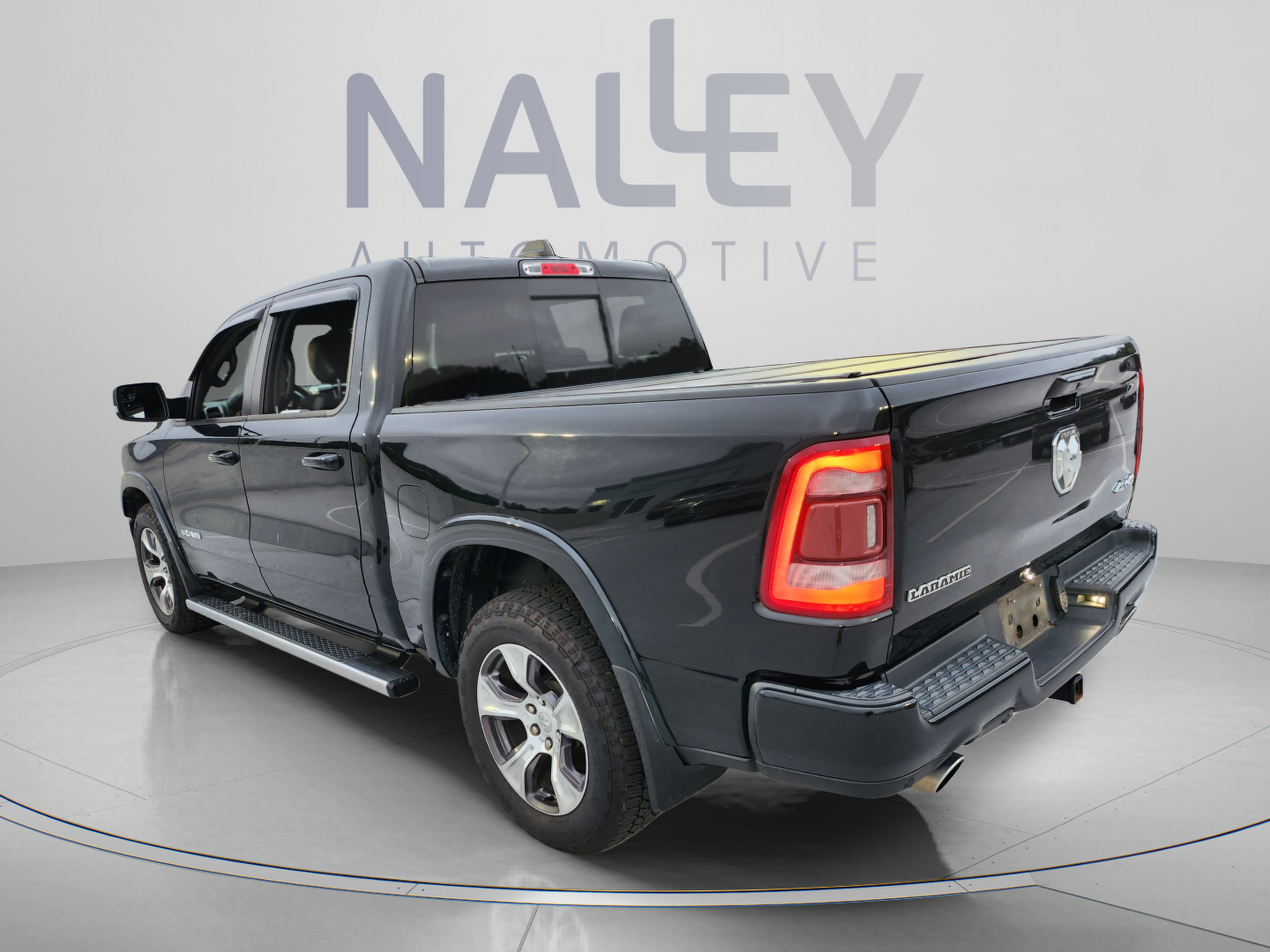 Used 2019 RAM 1500 Laramie w/ Sport Appearance Package AWD/4WD image 3