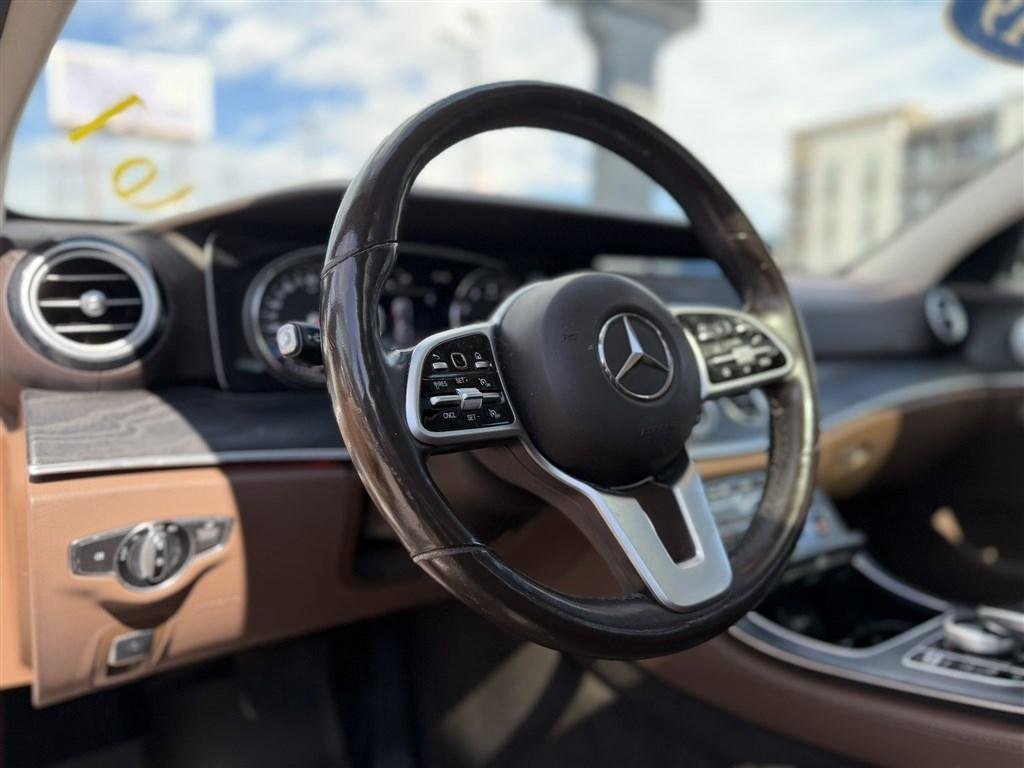 Used 2019 Mercedes-Benz E 300 4MATIC image 23