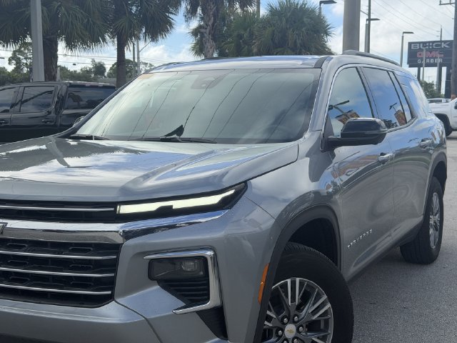 Used 2026 Chevrolet Traverse LT w/ Driver Confidence Package FWD image 7