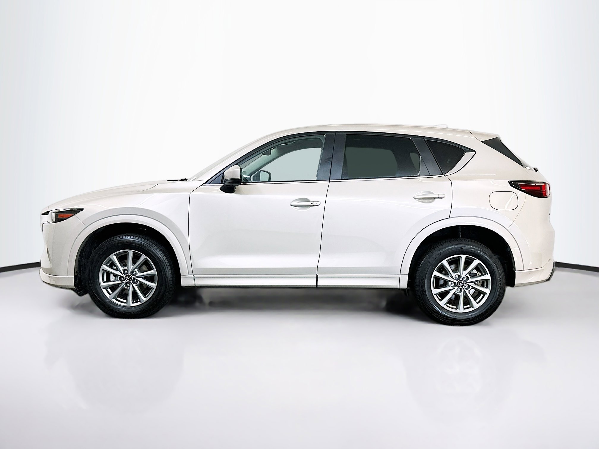 Used 2025 MAZDA CX-5 AWD 2.5 S w/ Preferred Package image 4