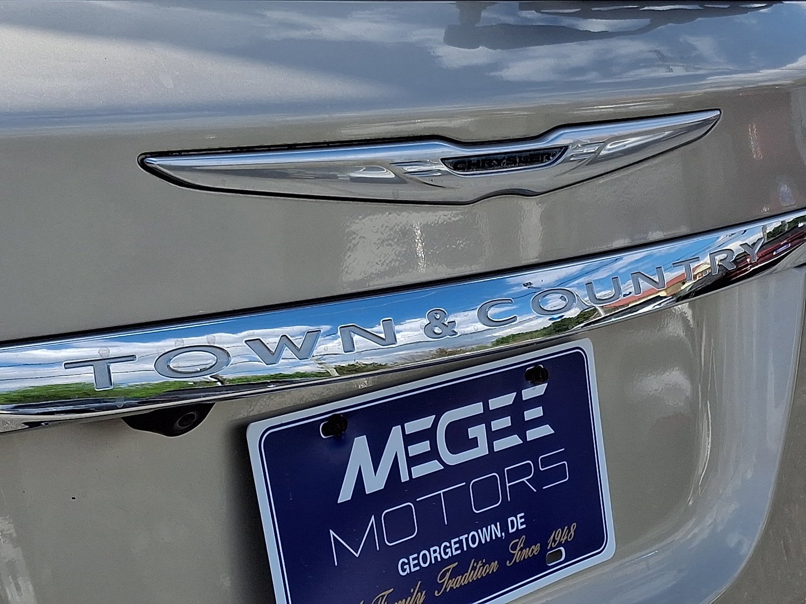 Used 2014 Chrysler Town & Country Touring image 29