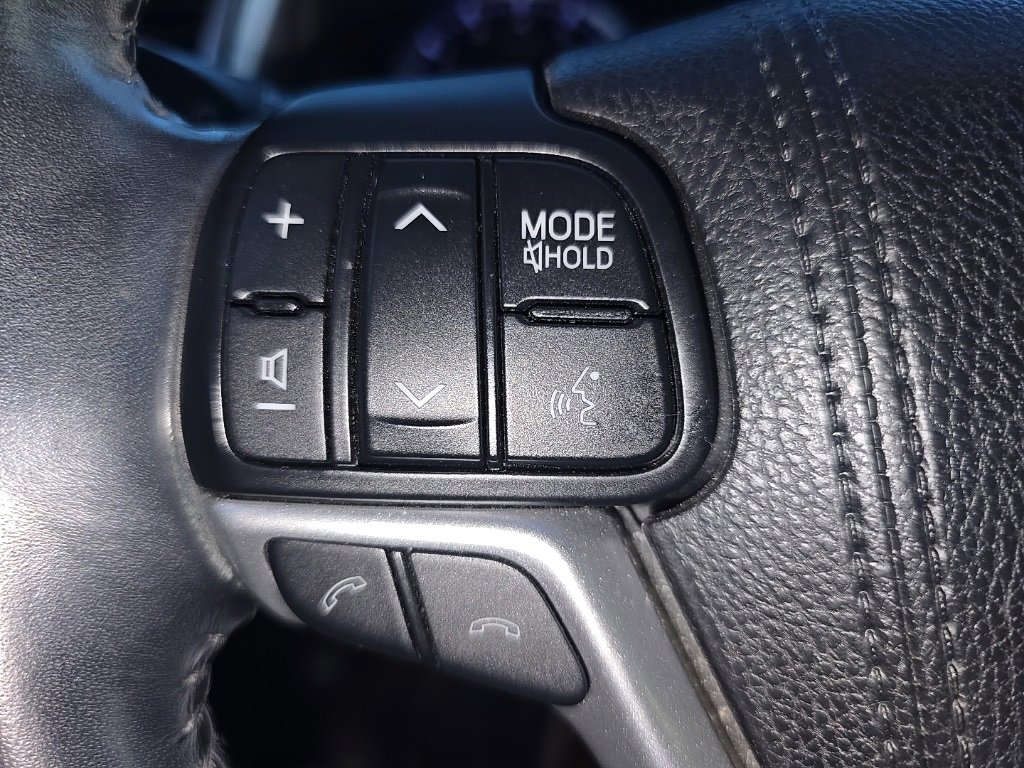 Used 2018 Toyota Highlander Limited image 34