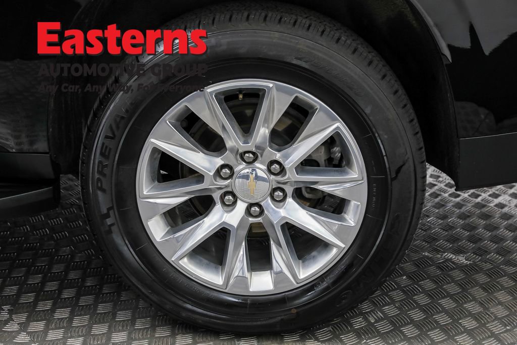 Used 2024 Chevrolet Suburban Premier image 37