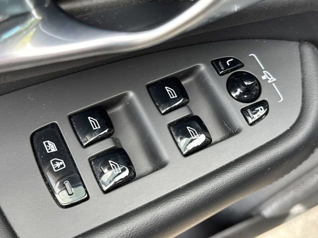 Used 2024 Volvo XC90 B5 Plus image 23