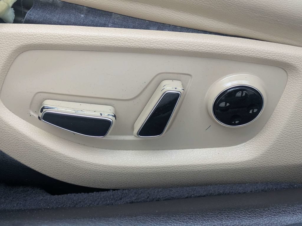 Used 2016 Hyundai Genesis 3.8 w/ Option Group 02 RWD image 18