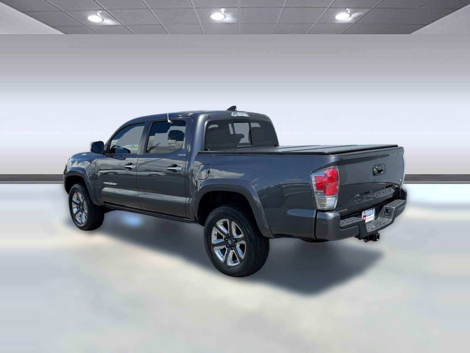 Used 2019 Toyota Tacoma Limited RWD image 3