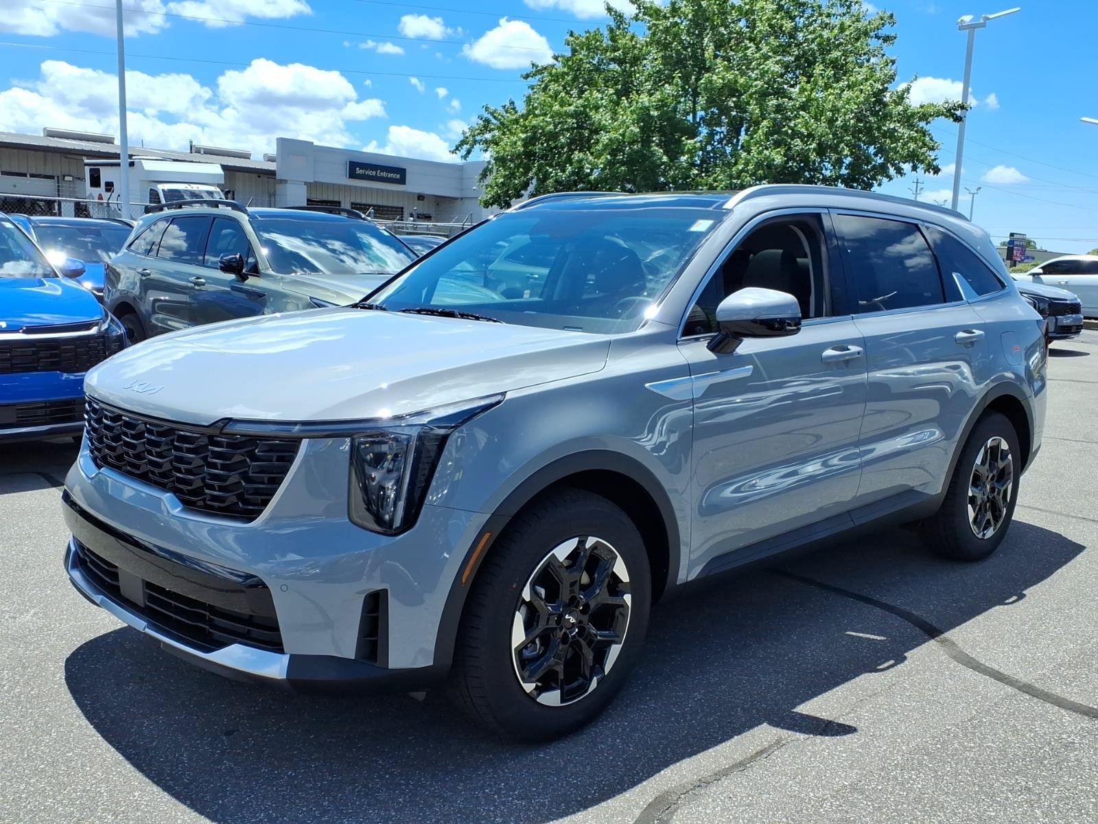New 2026 Kia Sorento S w/ S Panoramic Sunroof Package FWD image 3