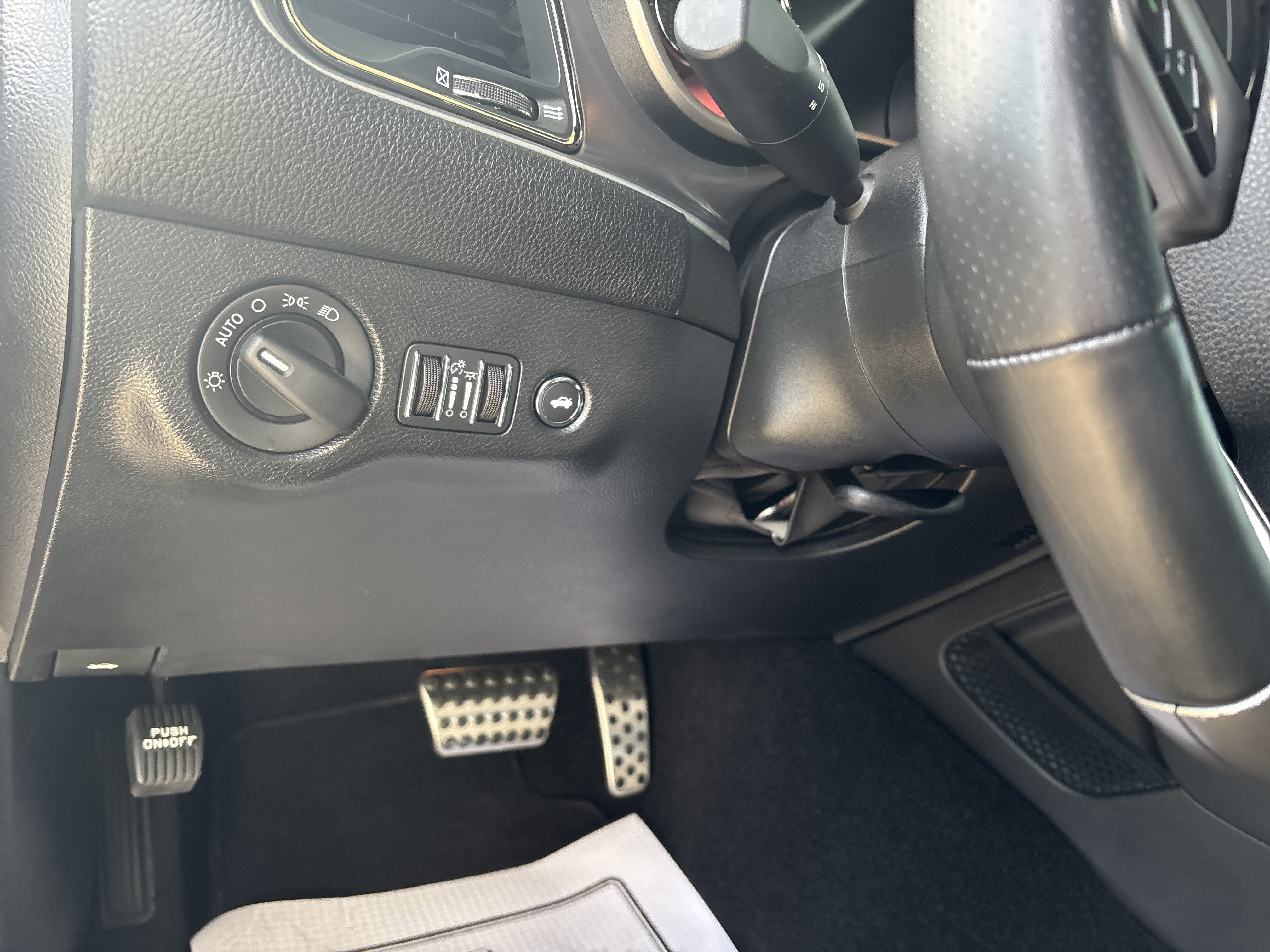 Used 2021 Dodge Challenger SRT Hellcat image 18
