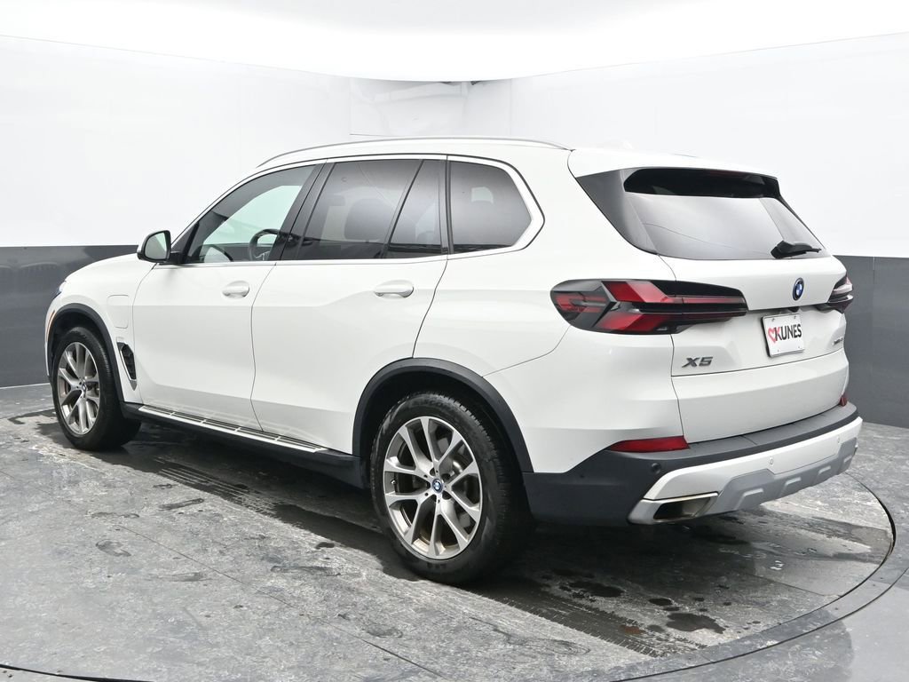 Used 2024 BMW X5 xDrive50e image 8