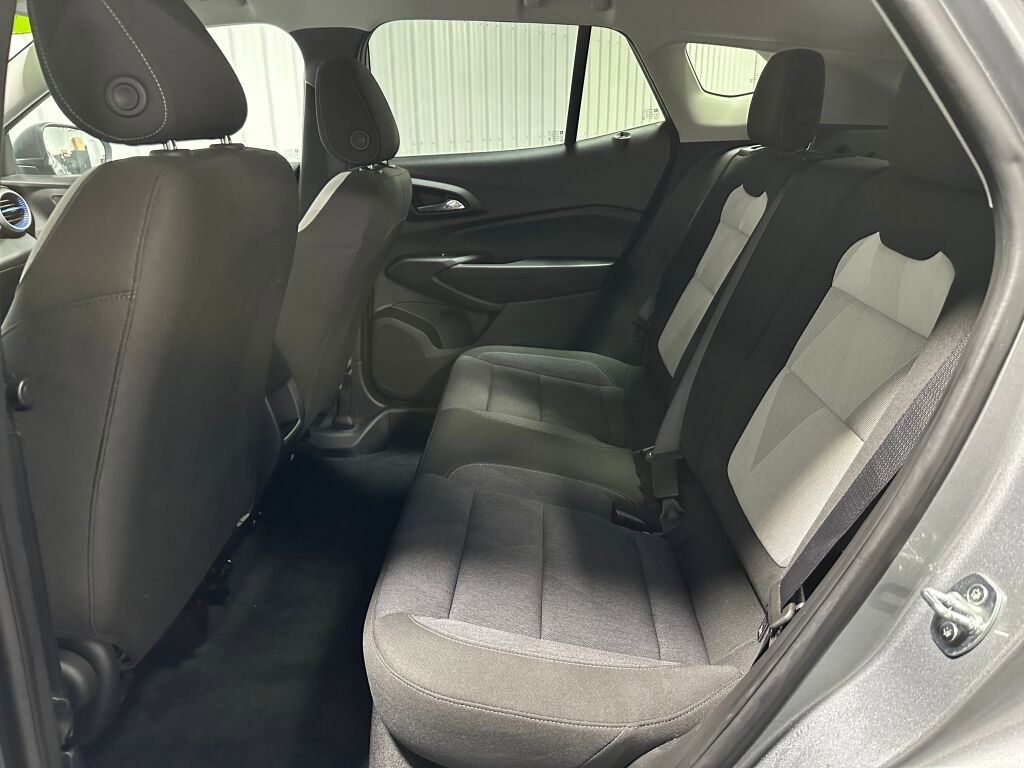 Used 2024 Chevrolet Trax LS w/ Driver Confidence Package image 10
