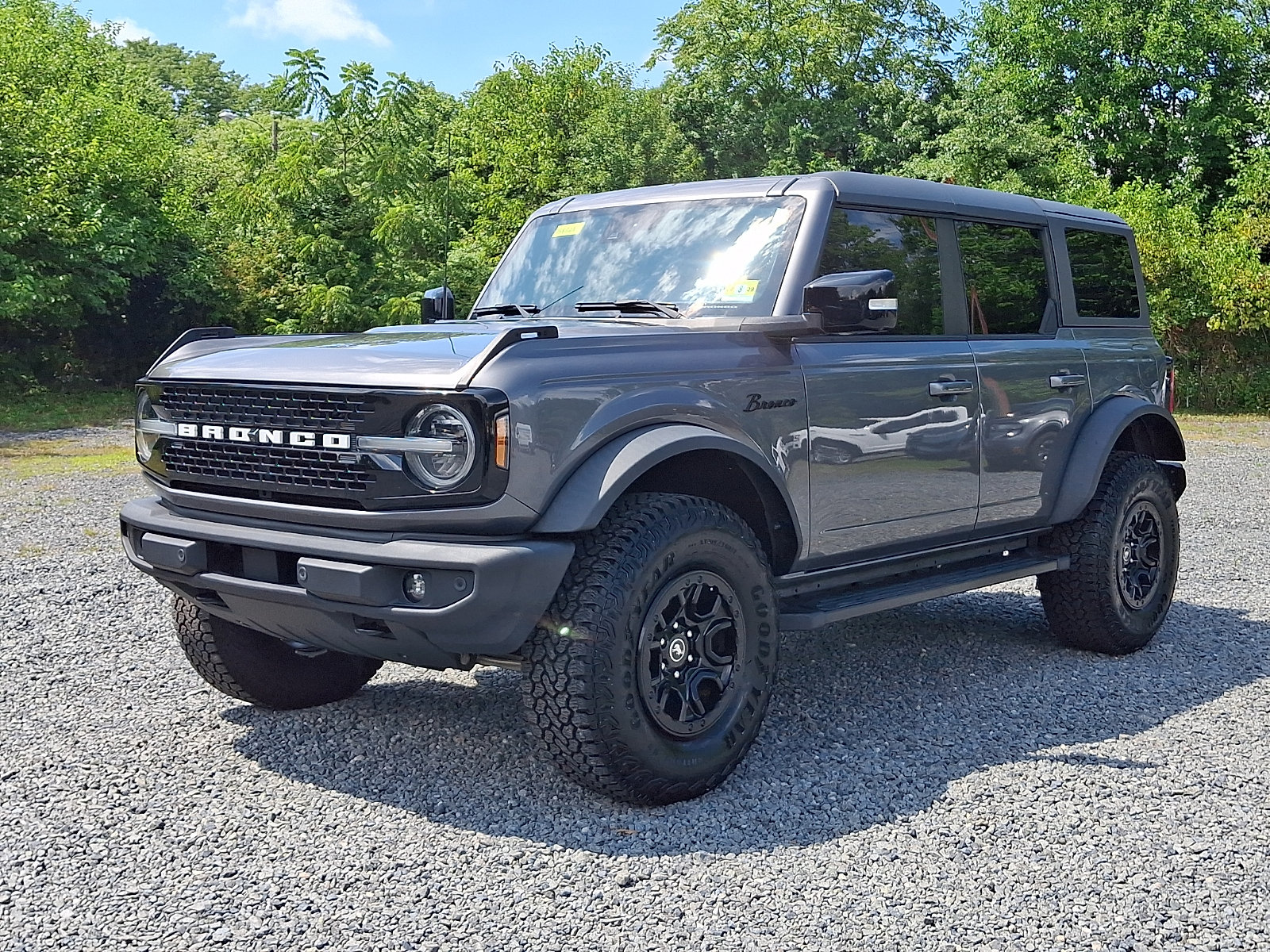 Certified 2021 Ford Bronco Wildtrak AWD/4WD image 3