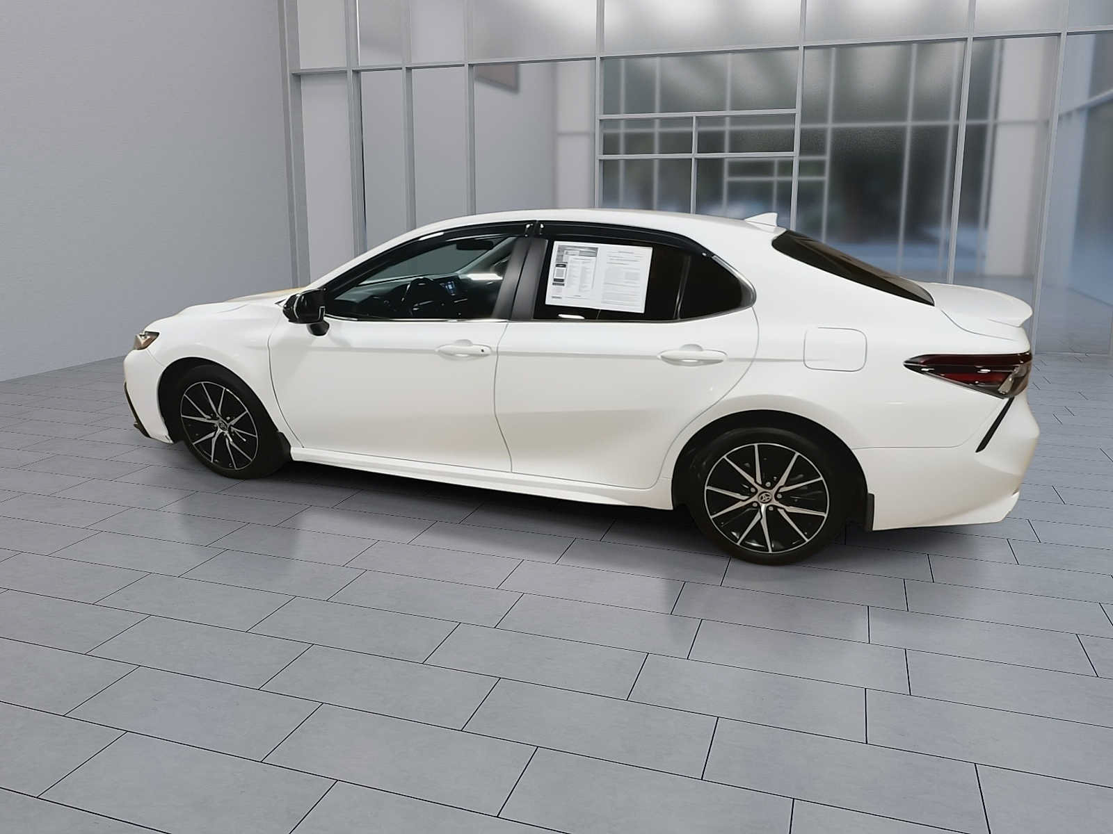 Used 2021 Toyota Camry SE FWD image 6