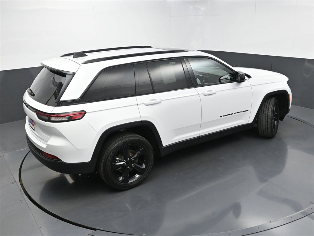 Used 2023 Jeep Grand Cherokee Altitude image 37