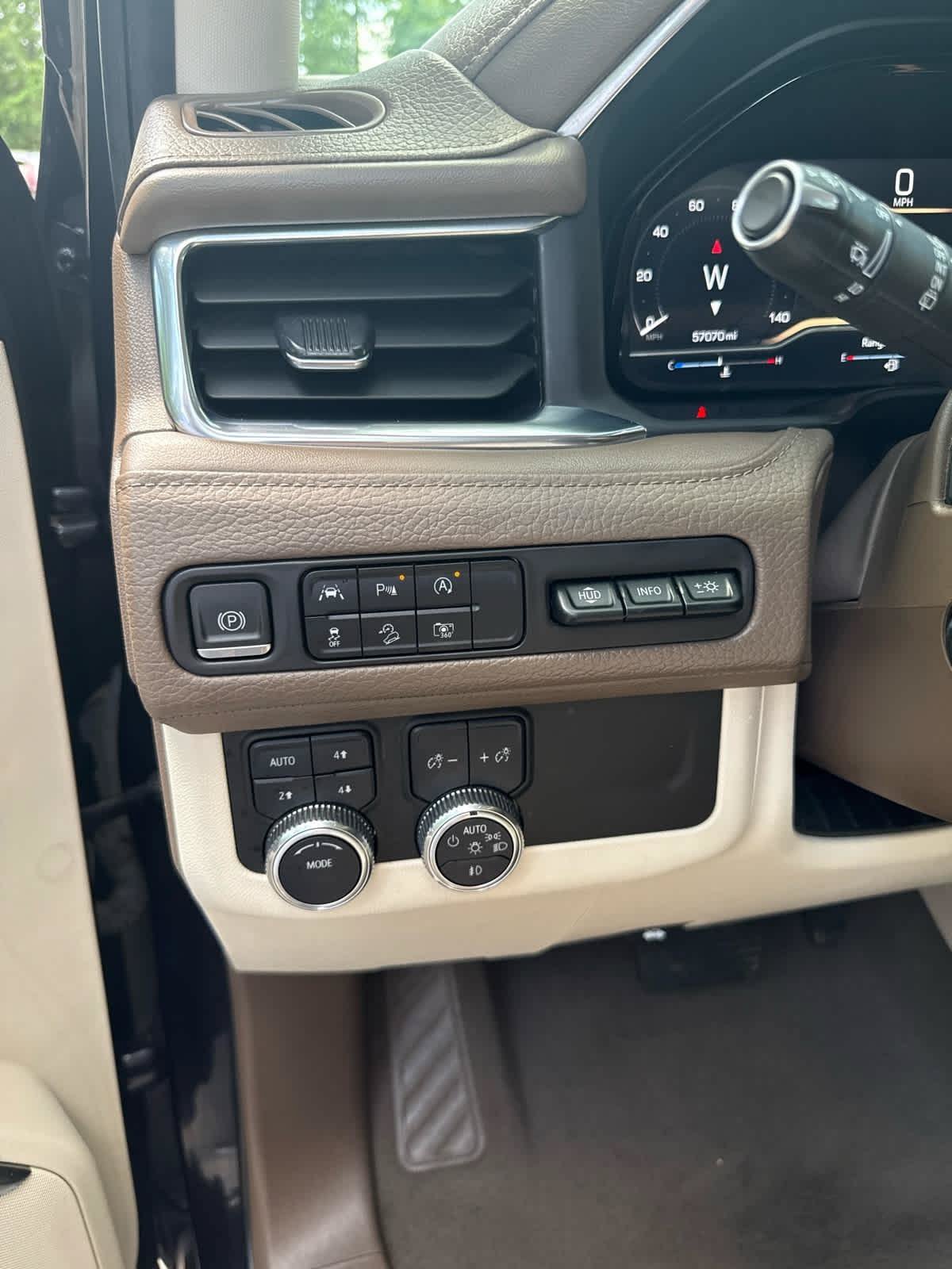 Used 2023 GMC Yukon Denali AWD/4WD image 23