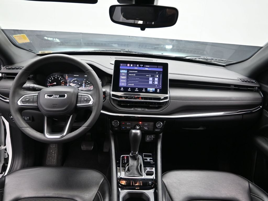 Used 2023 Jeep Compass Altitude AWD/4WD image 23