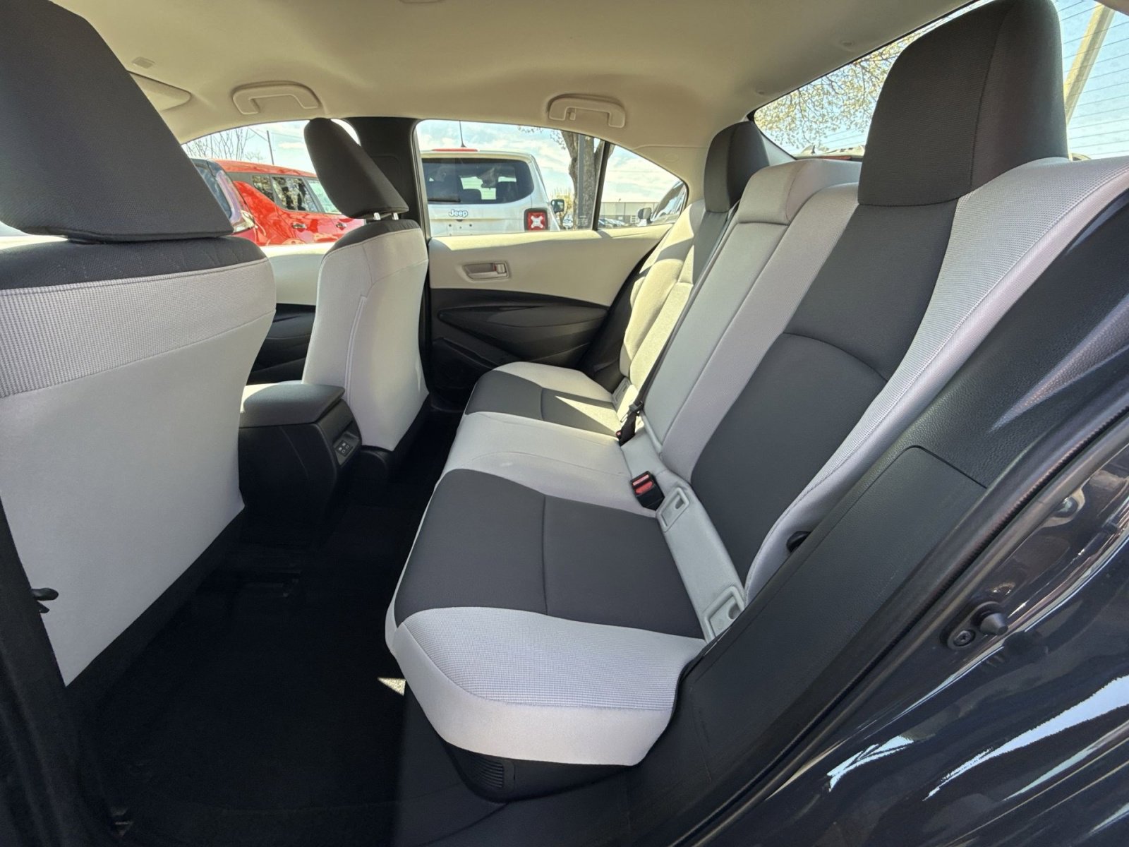 Used 2025 Toyota Corolla LE image 23