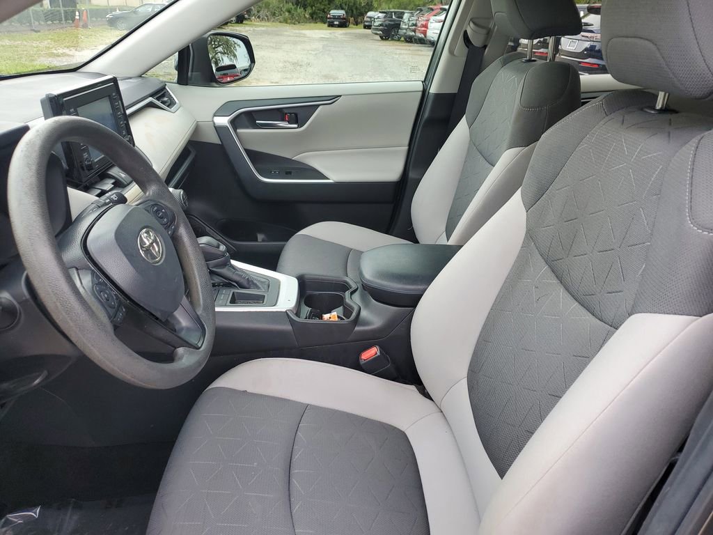 Used 2021 Toyota RAV4 XLE w/ Convenience Package image 17