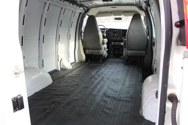 Used 2022 Chevrolet Express 2500 w/ Driver Convenience Package image 20