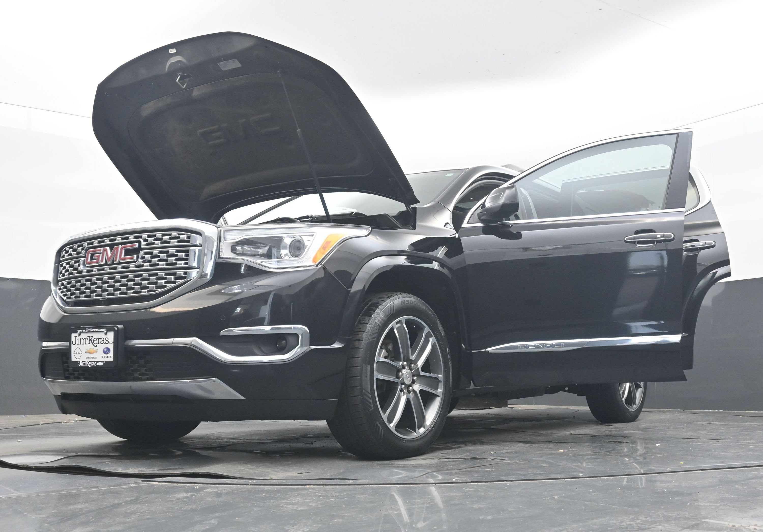 Used 2018 GMC Acadia Denali w/ Technology Package AWD/4WD image 38