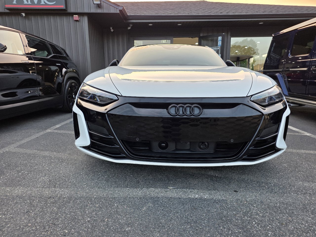 Used 2022 Audi e-tron GT Premium Plus w/ Performance Package image 2