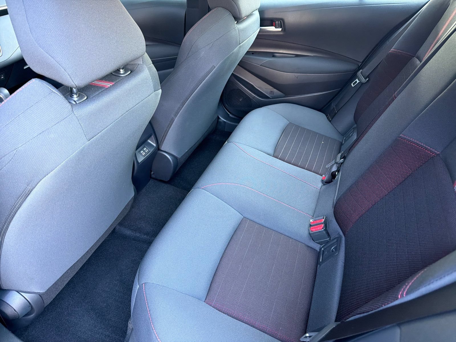 Used 2026 Toyota Corolla SE FWD image 11