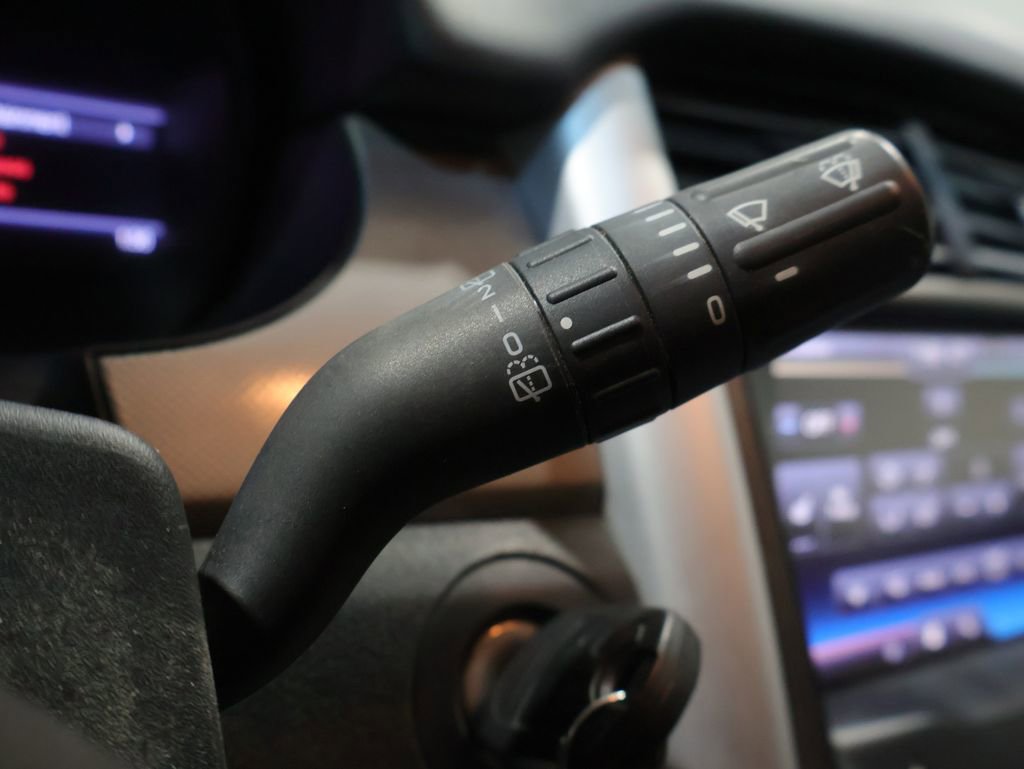 Used 2013 Ford Edge SEL image 37