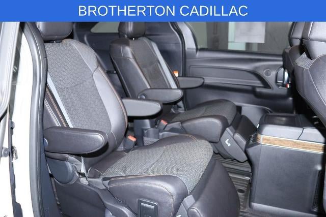 Used 2025 Toyota Sienna Platinum AWD/4WD image 32