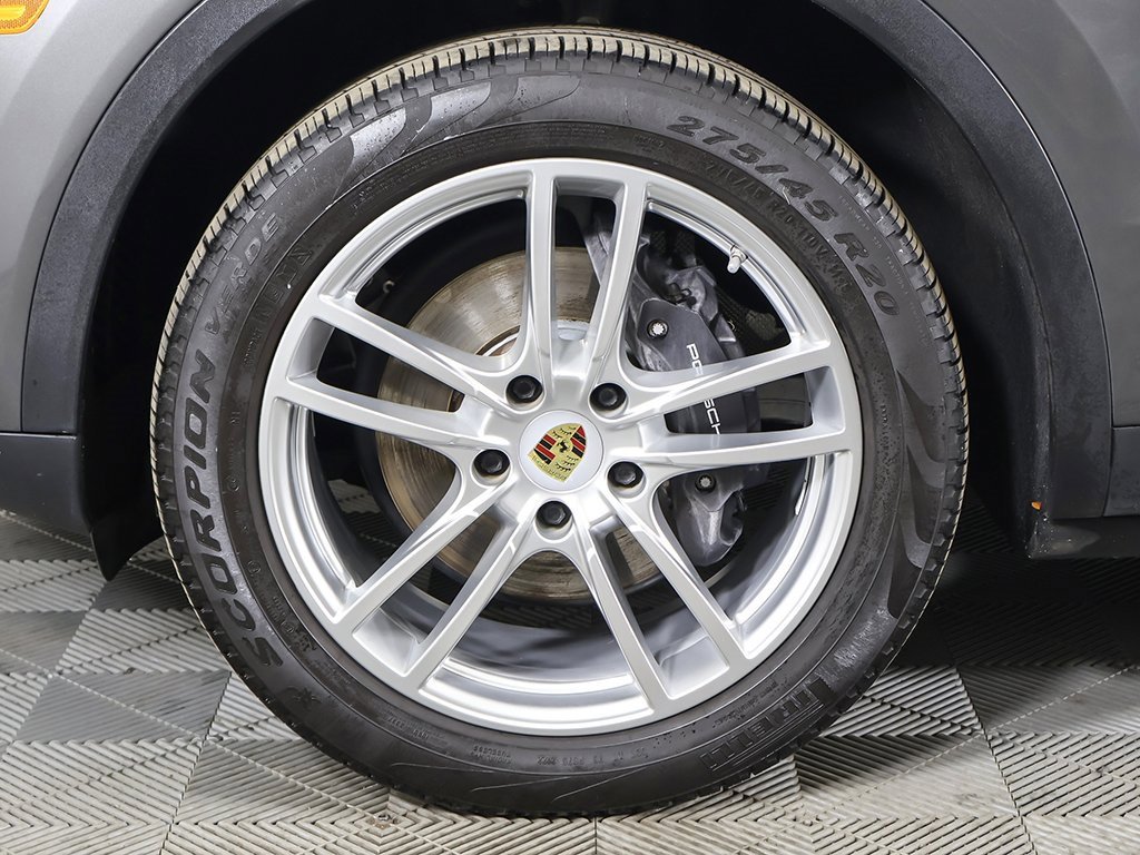 Used 2020 Porsche Cayenne image 25
