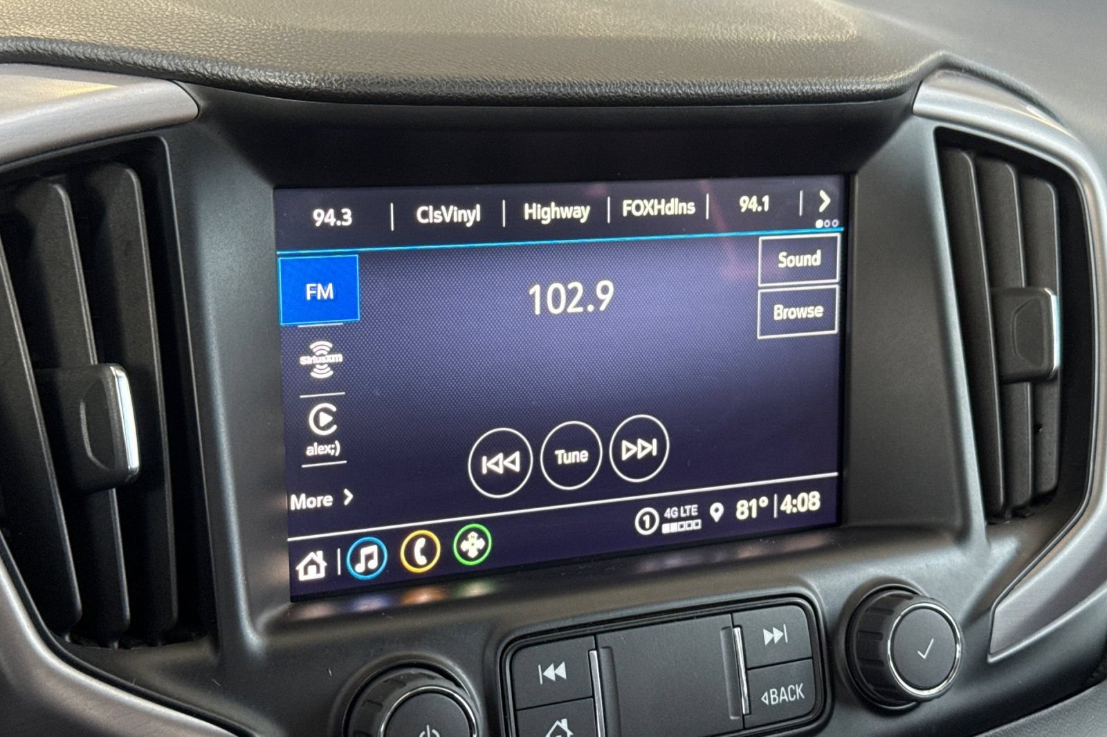 Used 2024 GMC Terrain AT4 w/ LPO, Floor Liner Package AWD/4WD image 25