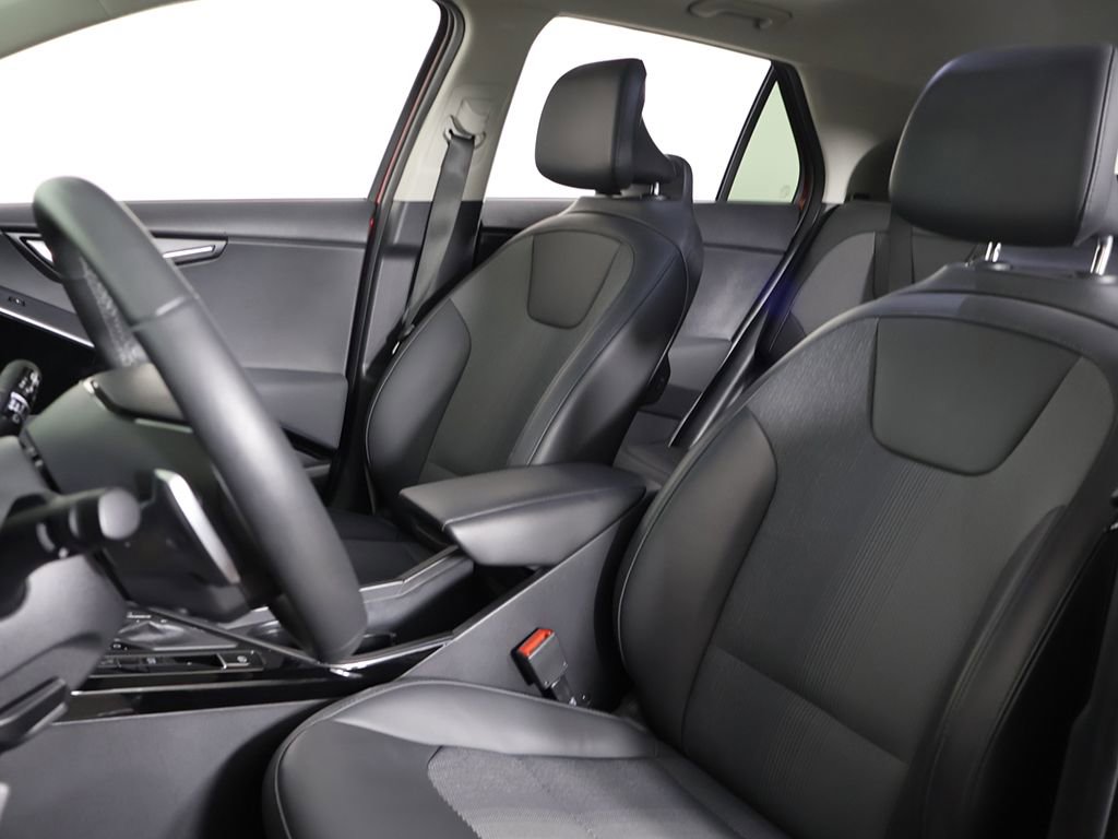 Used 2023 Kia Niro EX Touring image 30