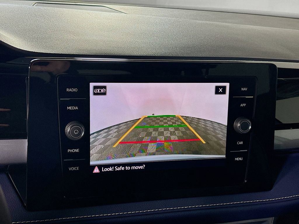 New 2025 Volkswagen Taos SEL image 17