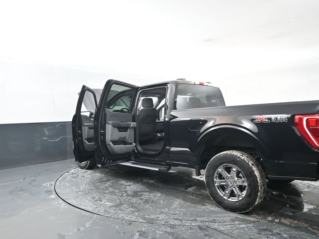 Used 2023 Ford F150 XLT w/ XTR Package image 32