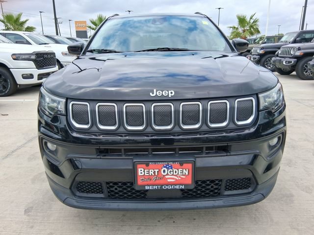 Used 2022 Jeep Compass Latitude image 2