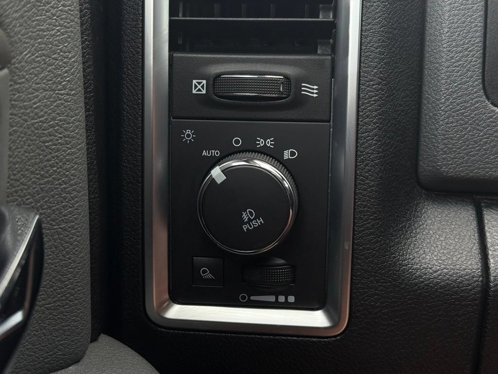 Used 2015 RAM 1500 Big Horn RWD image 17