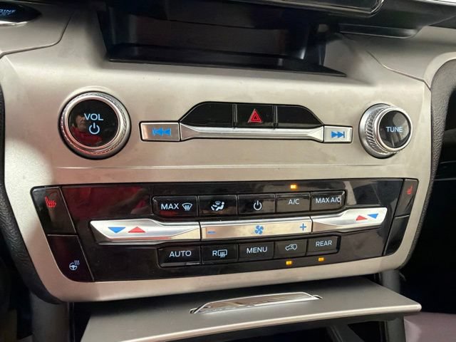 Used 2024 Ford Explorer XLT w/ Equipment Group 202A RWD image 37