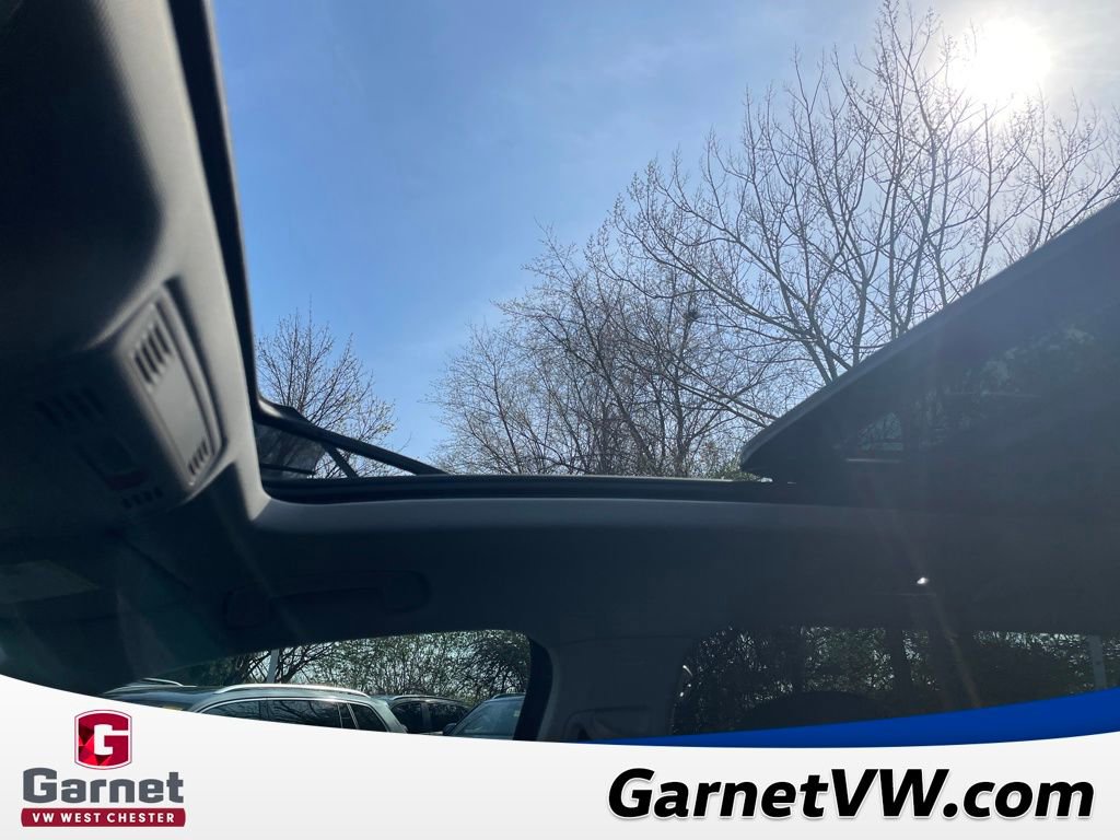 Used 2022 Volkswagen Tiguan SE image 28