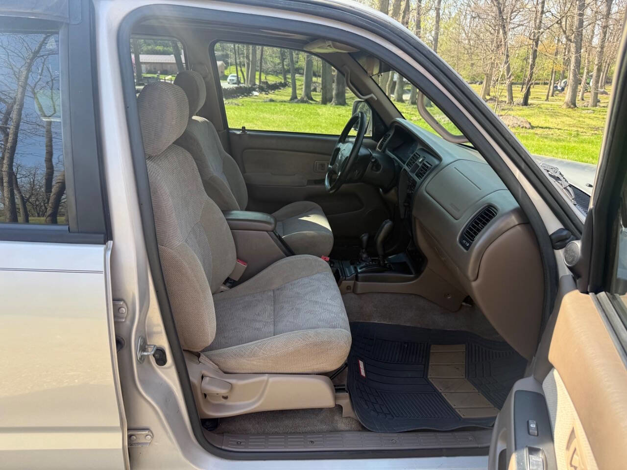 Used 2000 Toyota 4Runner SR5 AWD/4WD image 36