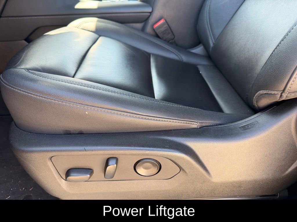 Used 2024 Chevrolet Suburban LT RWD image 15