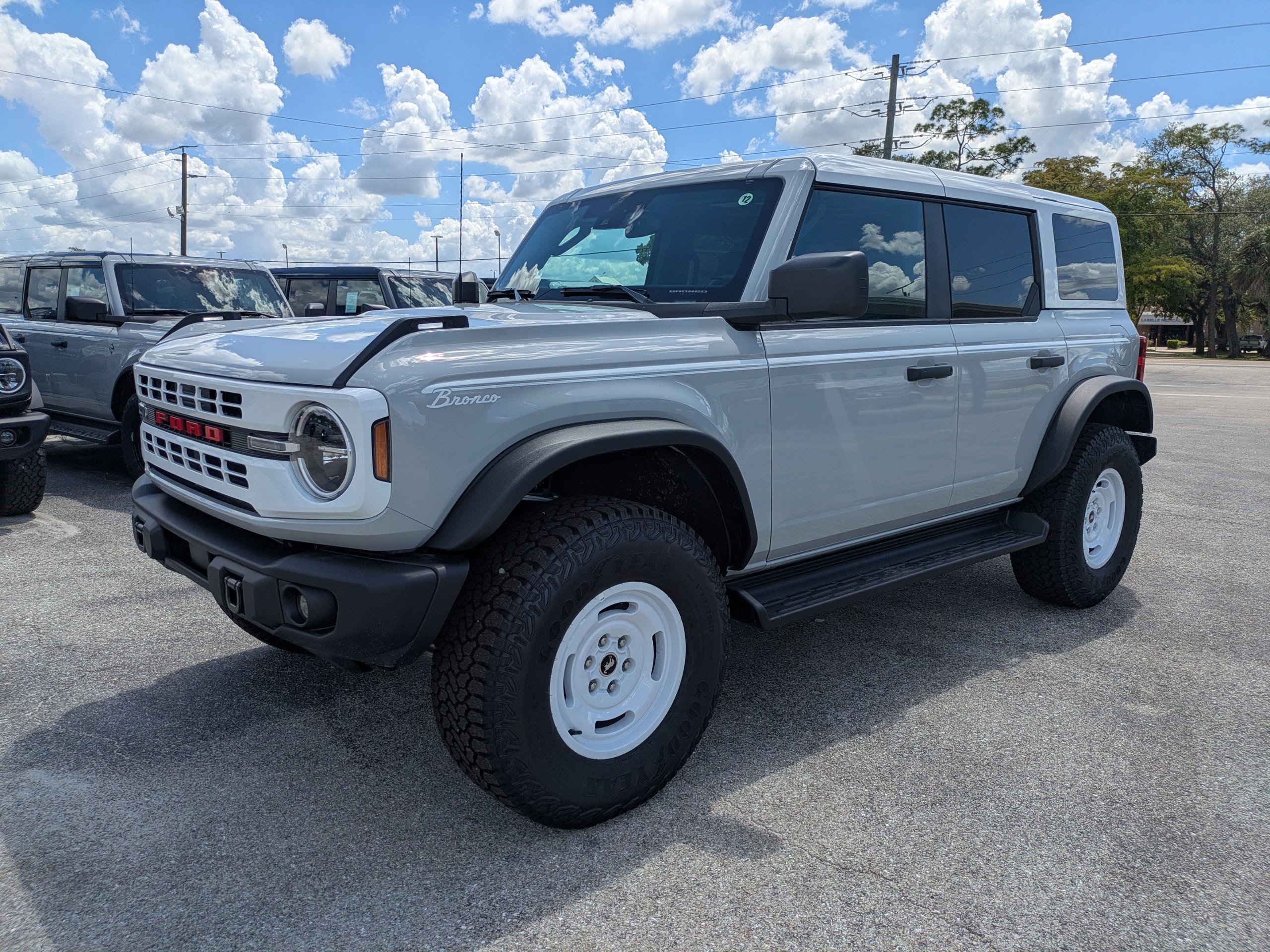 New 2026 Ford Bronco Heritage Edition AWD/4WD image 8