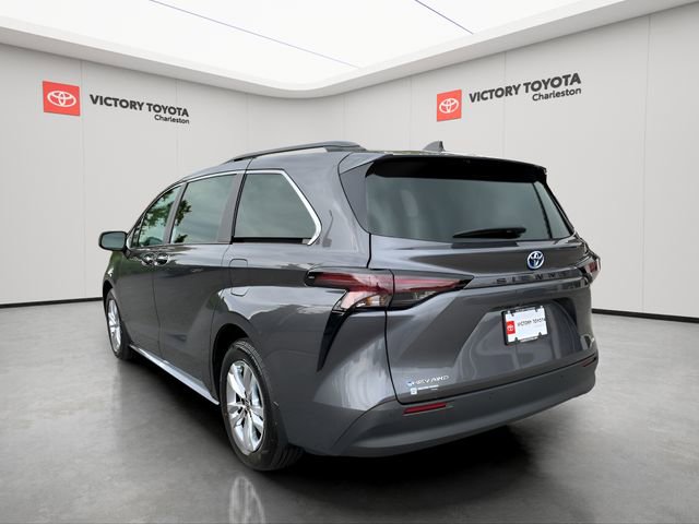 New 2025 Toyota Sienna XLE image 4