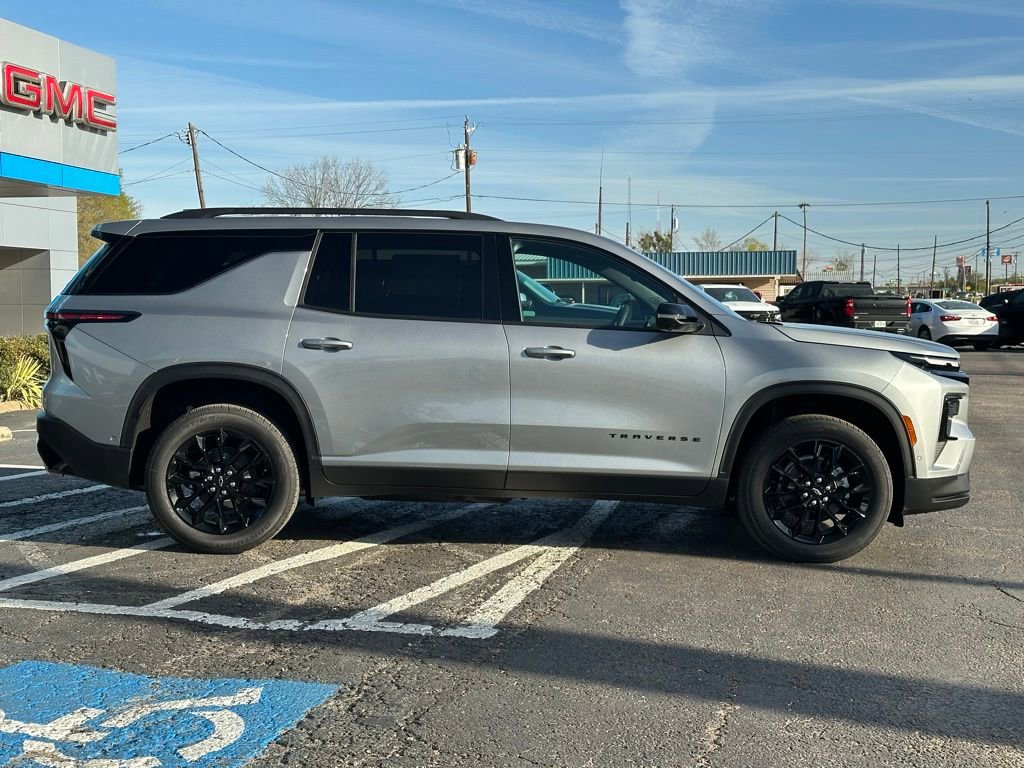 New 2026 Chevrolet Traverse LT w/ Enhanced Driving Package image 4