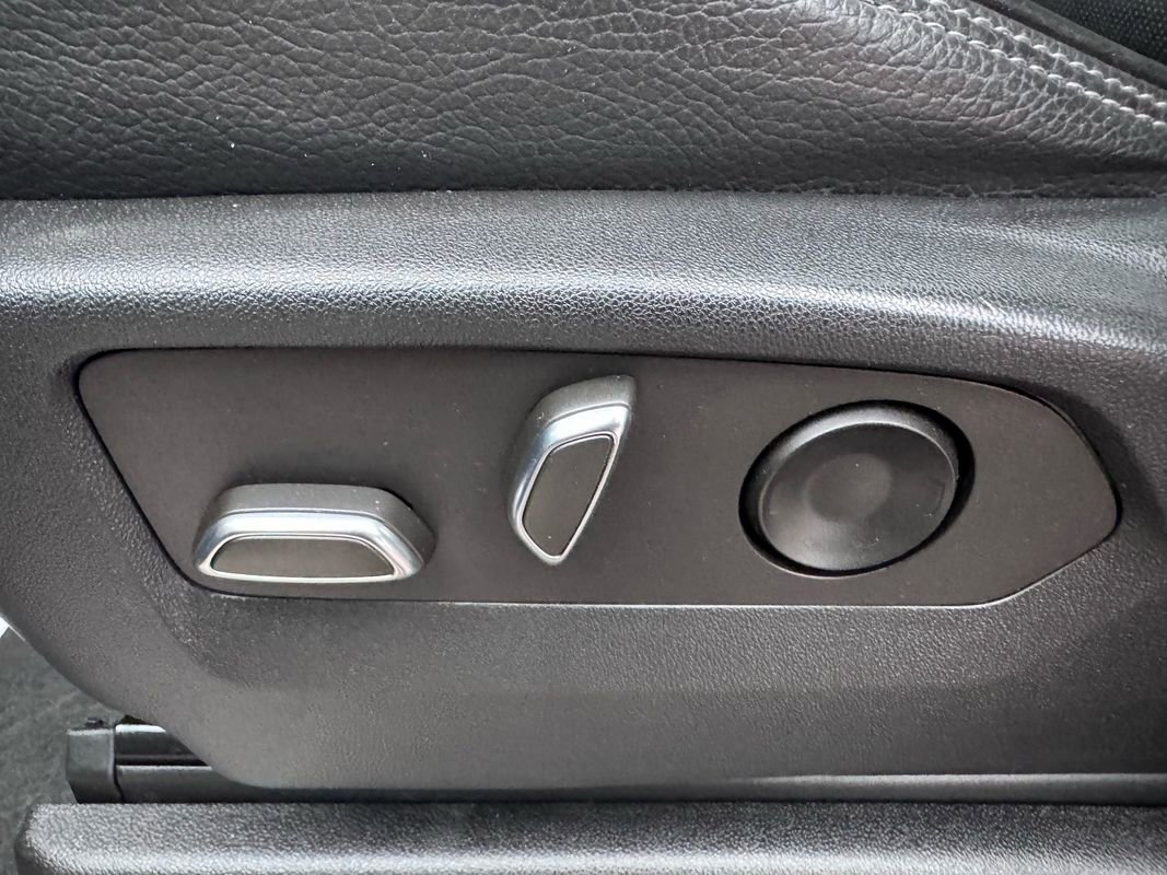 Used 2022 GMC Yukon Denali w/ Denali Premium Package image 15