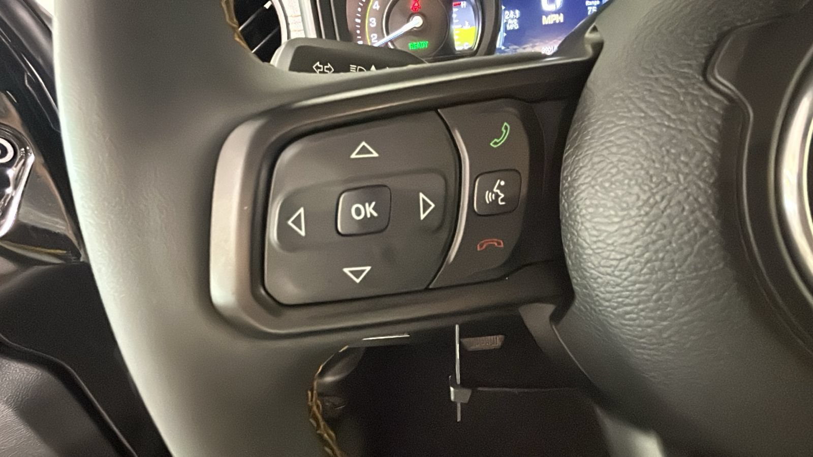 Used 2024 Jeep Wrangler Unlimited w/ Convenience Group AWD/4WD image 18