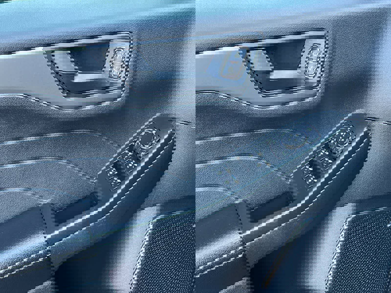 Used 2025 Ford Escape Active image 13