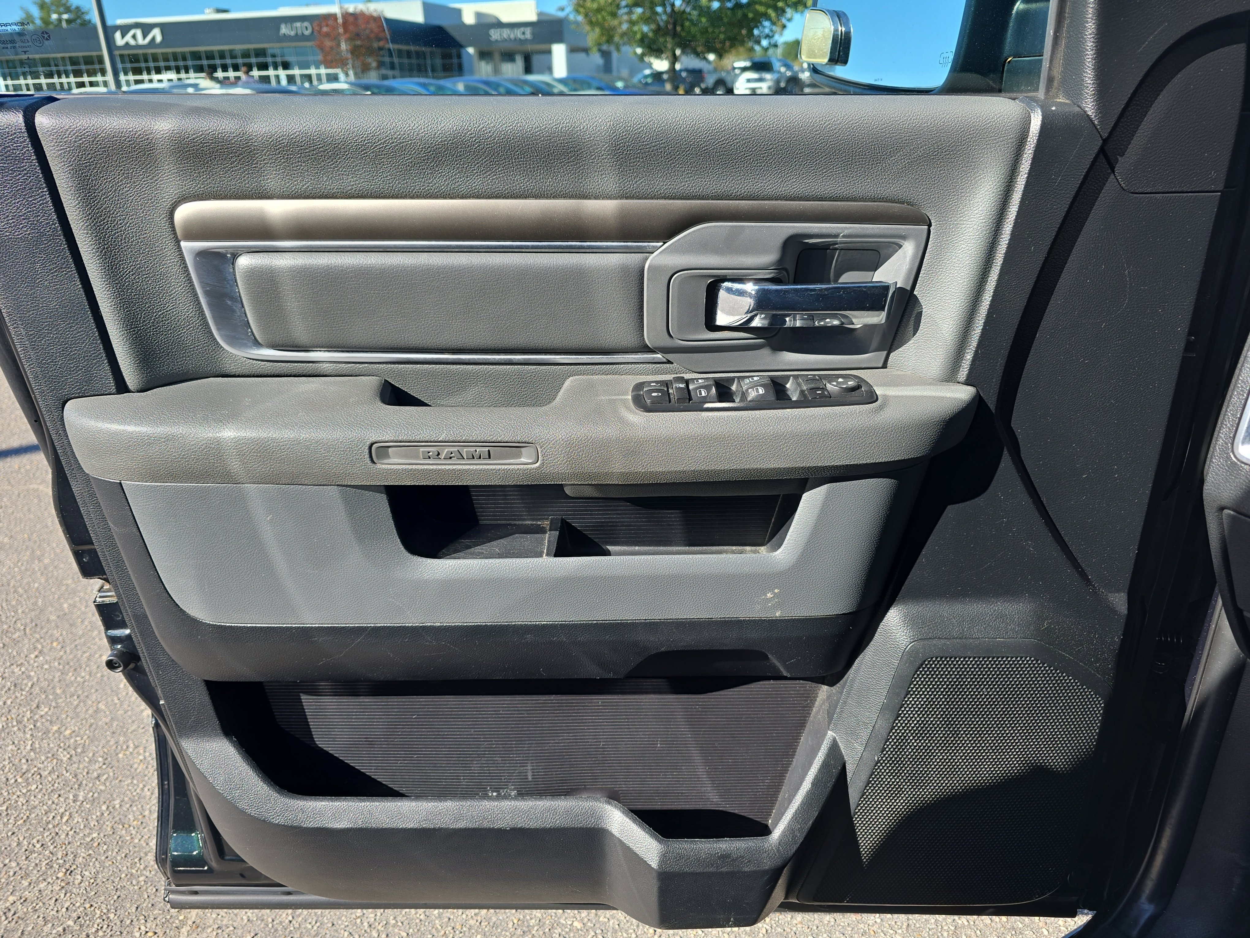 Used 2016 RAM 1500 Classic SLT image 26