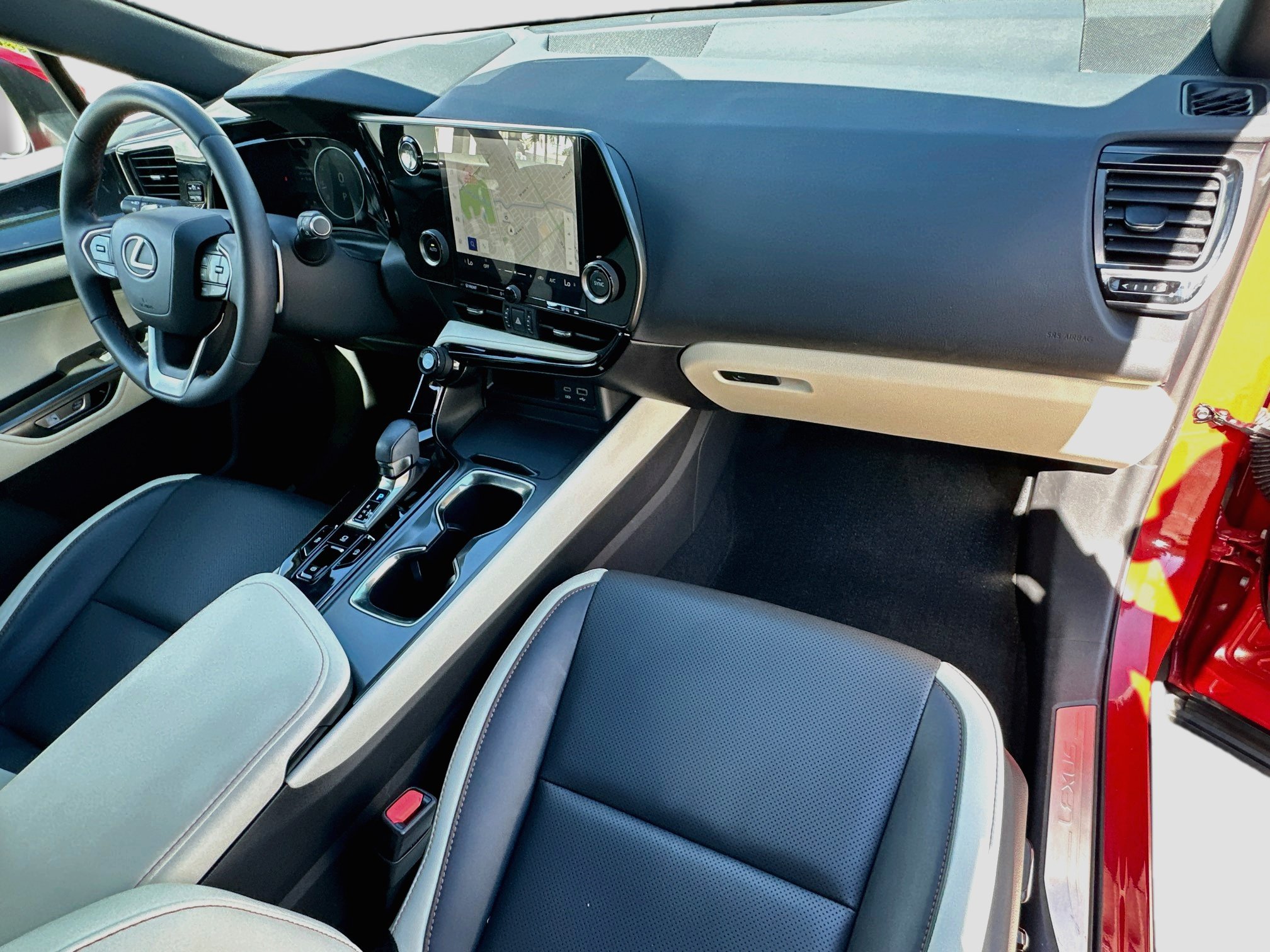 Used 2024 Lexus NX 250 FWD w/ Towing Package (2000 Lbs) image 27