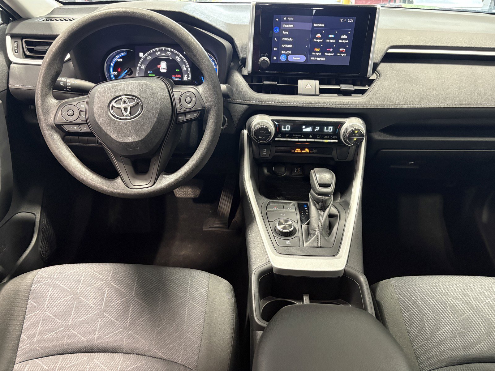 Used 2024 Toyota RAV4 XLE w/ Convenience Package AWD/4WD image 15